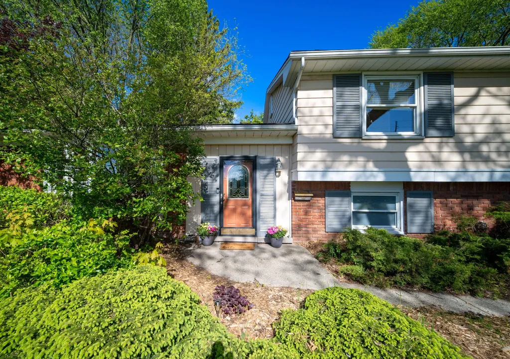 539 S Sheldon Road Plymouth City MI 48170