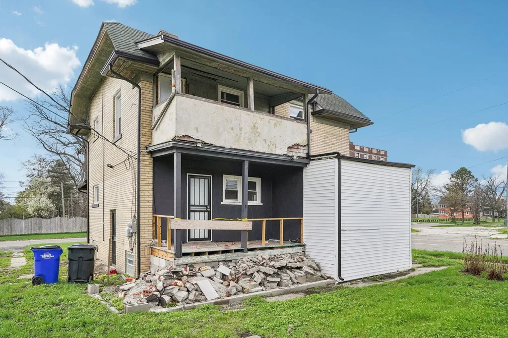 956 Glynn Court Detroit City MI 48202