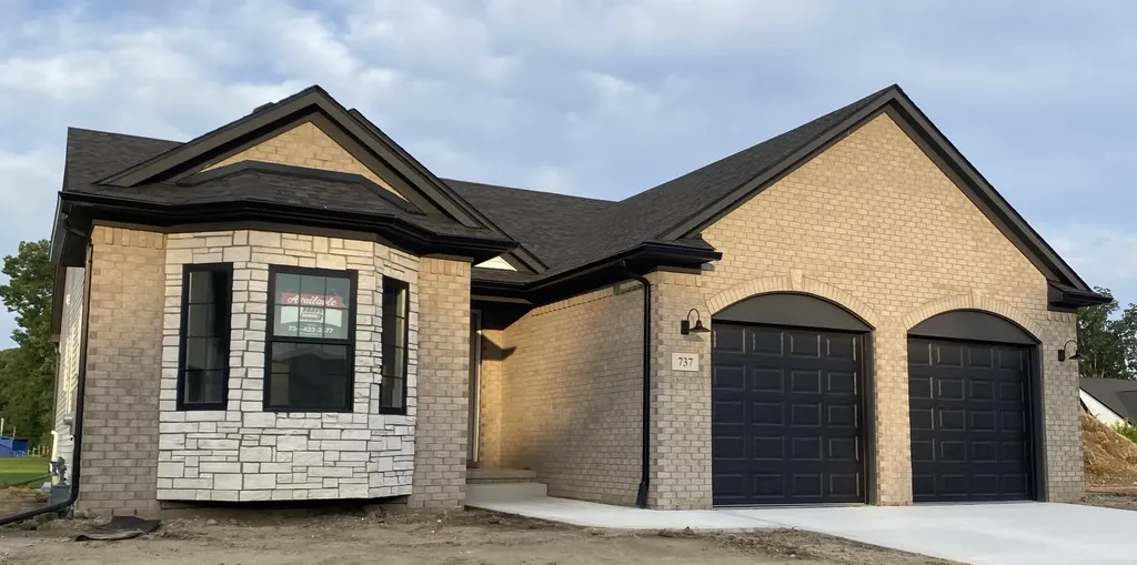 737 Britt Circle Drive Dundee Township MI 48131