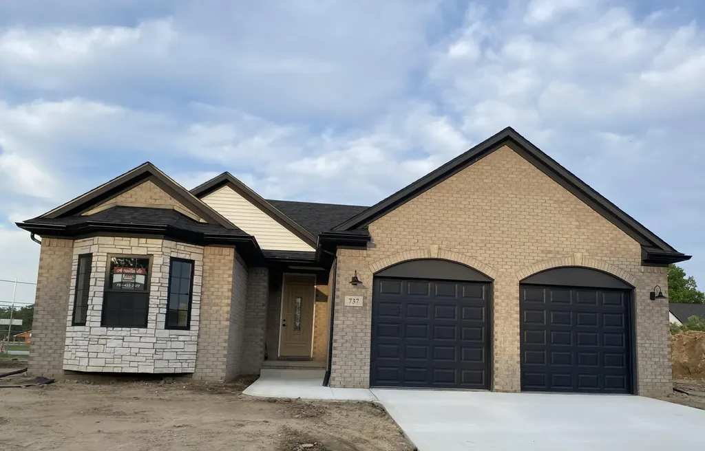 737 Britt Circle Drive Dundee Township MI 48131