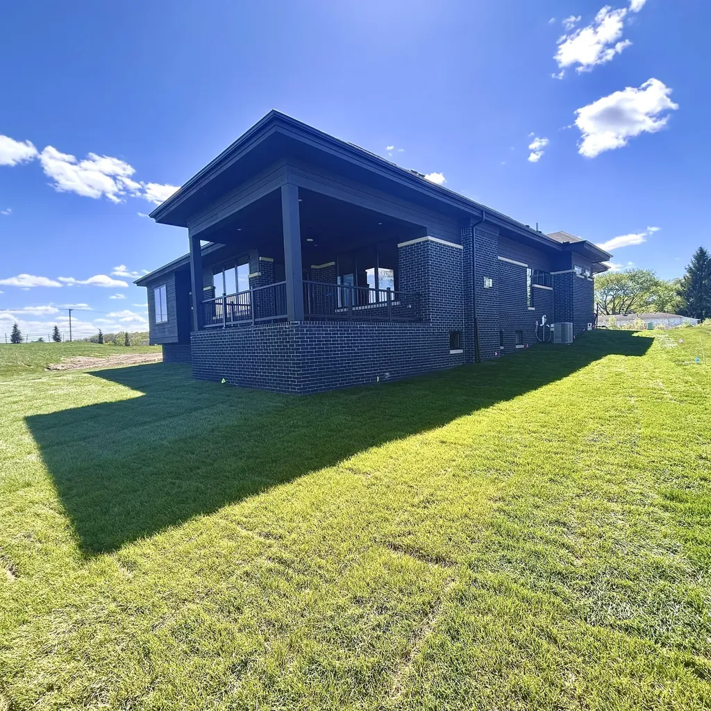 57078 Meadowridge Drive Washington Township MI 48094