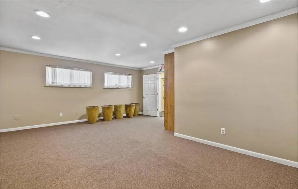 45199 Cass Avenue Utica City MI 48317