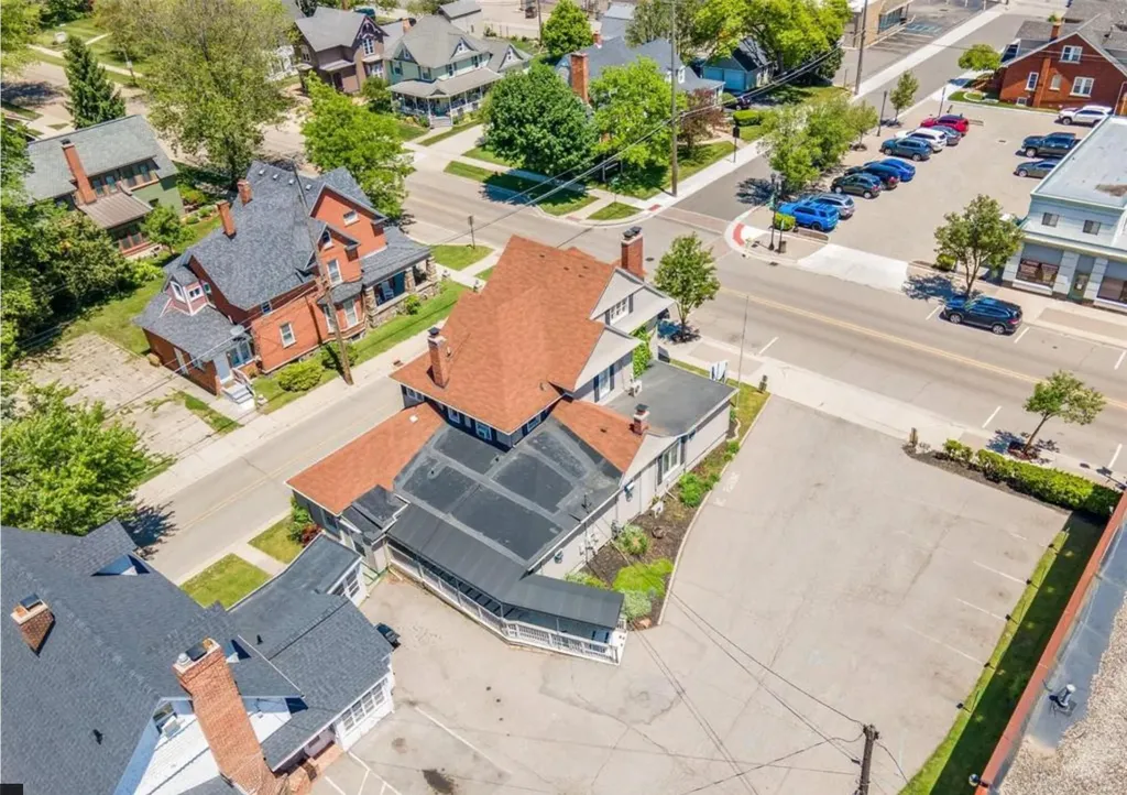 45199 Cass Avenue Utica City MI 48317