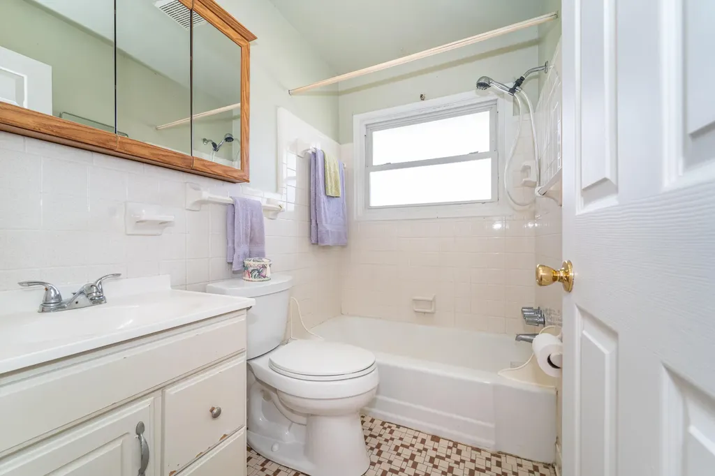 1386 Borgstrom Avenue Ypsilanti Charter Township MI 48198