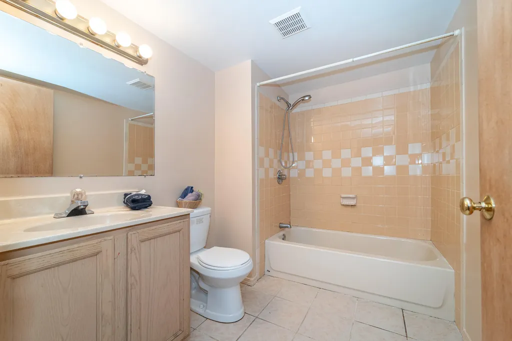 1386 Borgstrom Avenue Ypsilanti Charter Township MI 48198