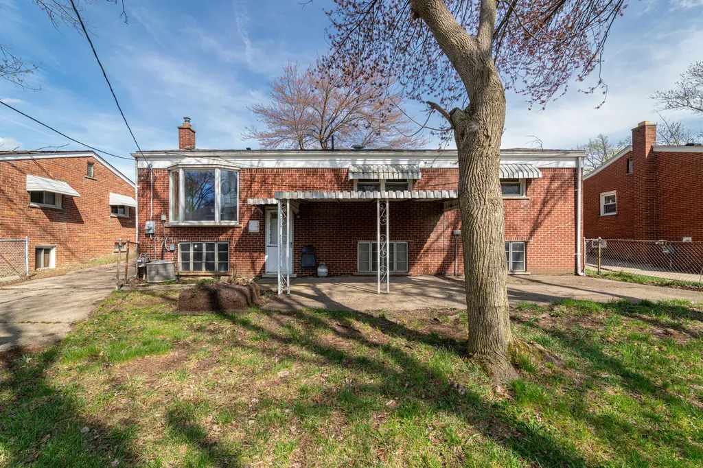 1386 Borgstrom Avenue Ypsilanti Charter Township MI 48198