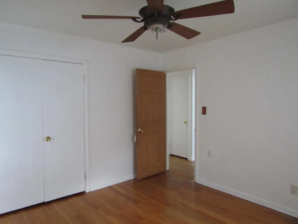 27182 Spring Arbor Drive Southfield City MI 48076