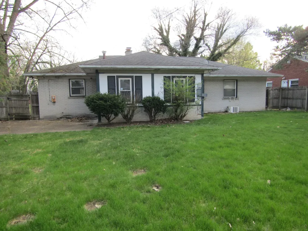 27182 Spring Arbor Drive Southfield City MI 48076