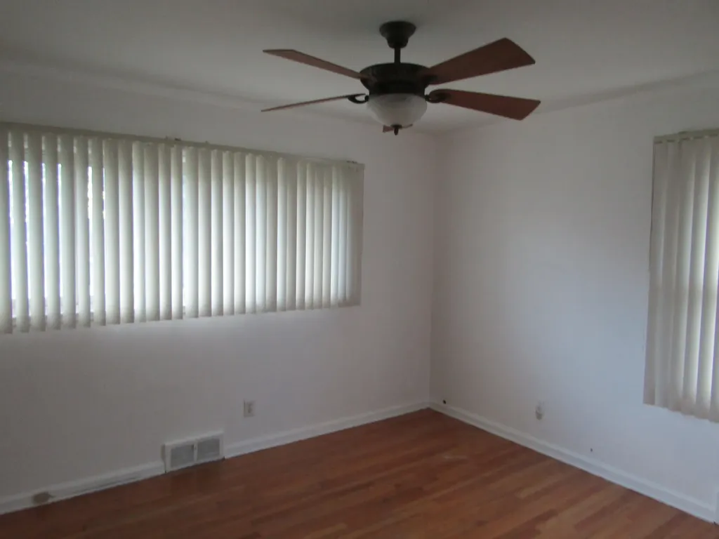 27182 Spring Arbor Drive Southfield City MI 48076