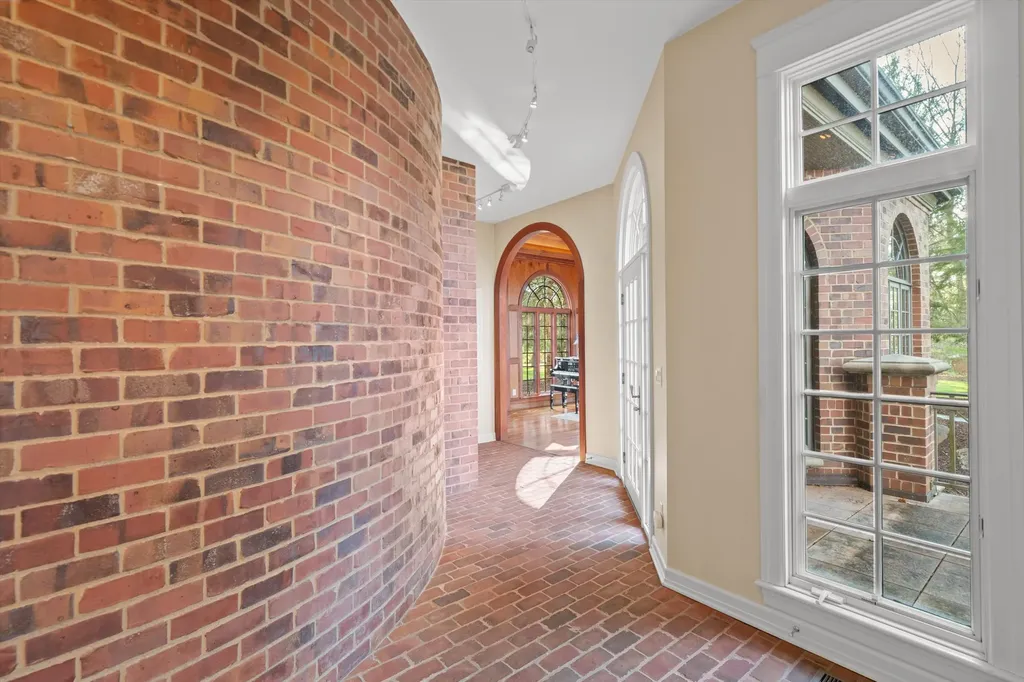 161 Laurin Court Ann Arbor Charter Township MI 48105