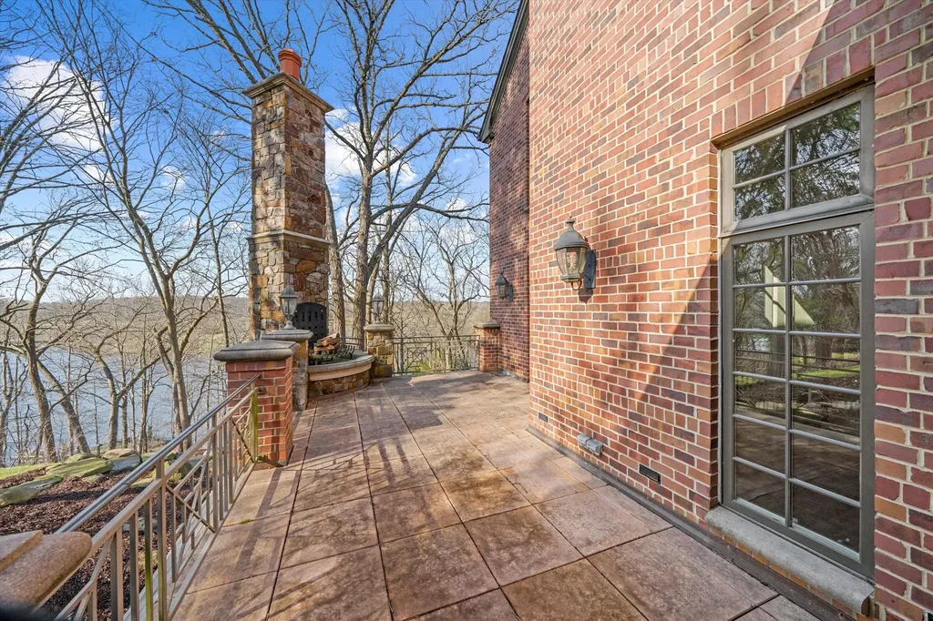 161 Laurin Court Ann Arbor Charter Township MI 48105