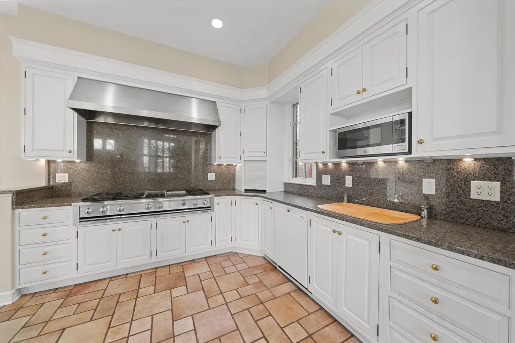 161 Laurin Court Ann Arbor Charter Township MI 48105