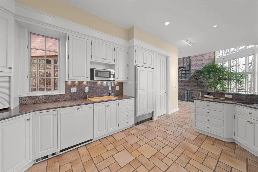 161 Laurin Court Ann Arbor Charter Township MI 48105