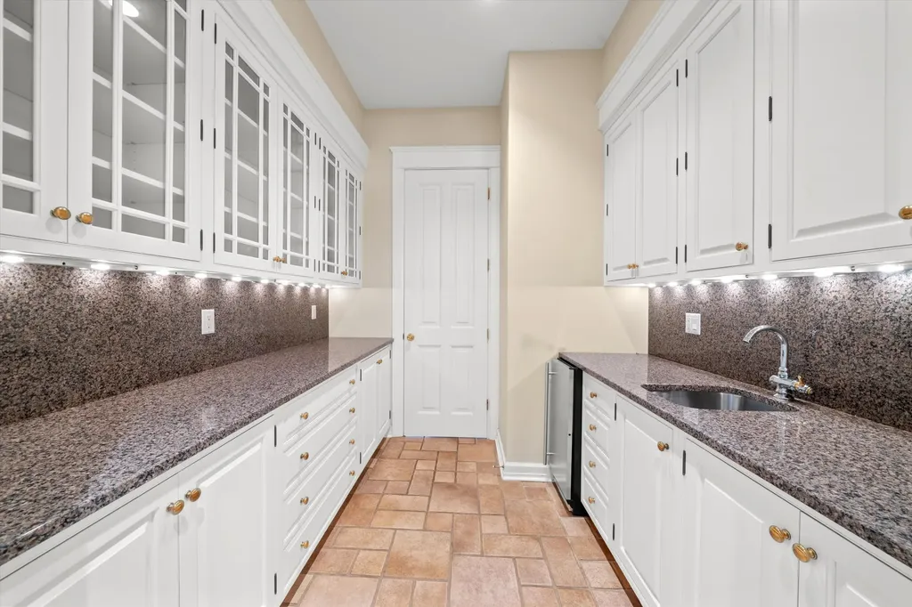 161 Laurin Court Ann Arbor Charter Township MI 48105
