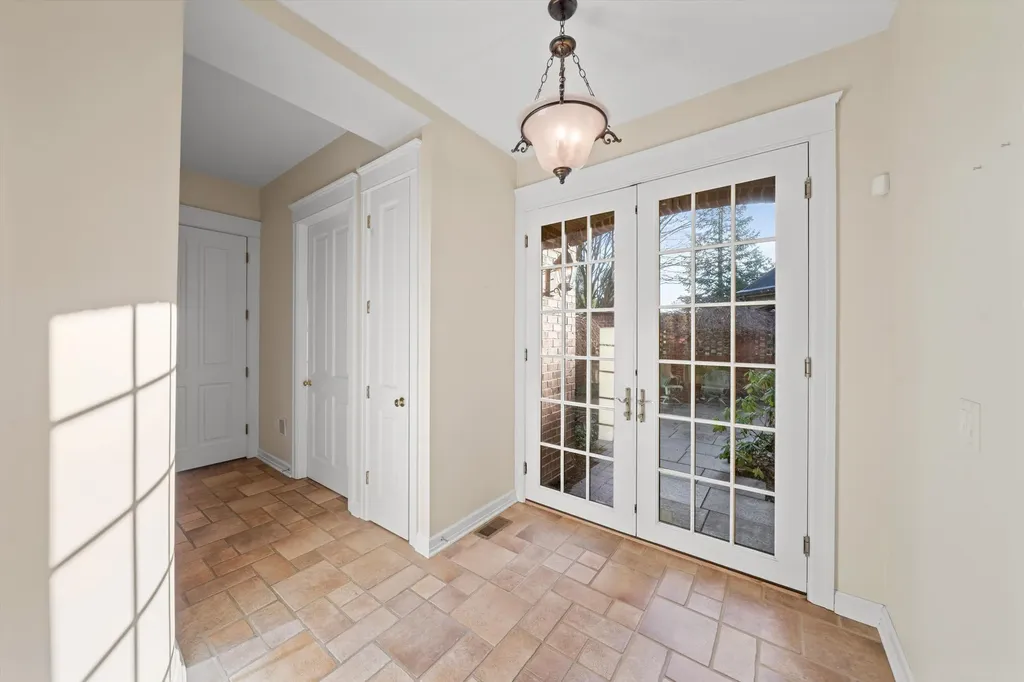 161 Laurin Court Ann Arbor Charter Township MI 48105