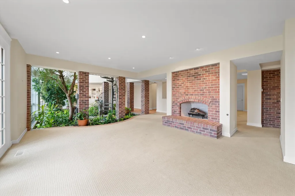 161 Laurin Court Ann Arbor Charter Township MI 48105