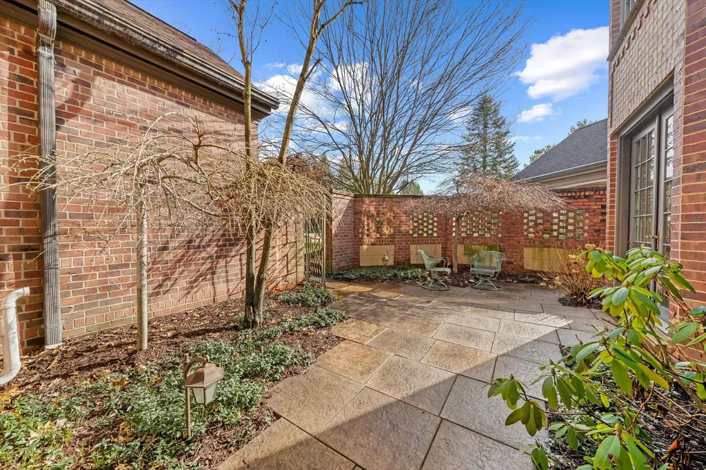 161 Laurin Court Ann Arbor Charter Township MI 48105