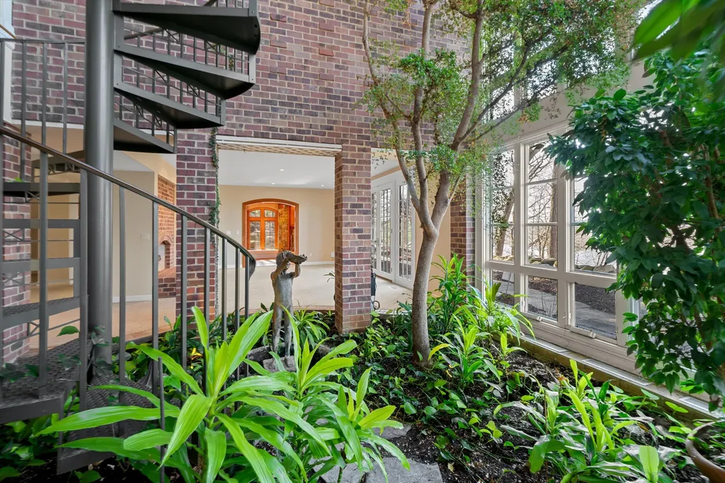 161 Laurin Court Ann Arbor Charter Township MI 48105