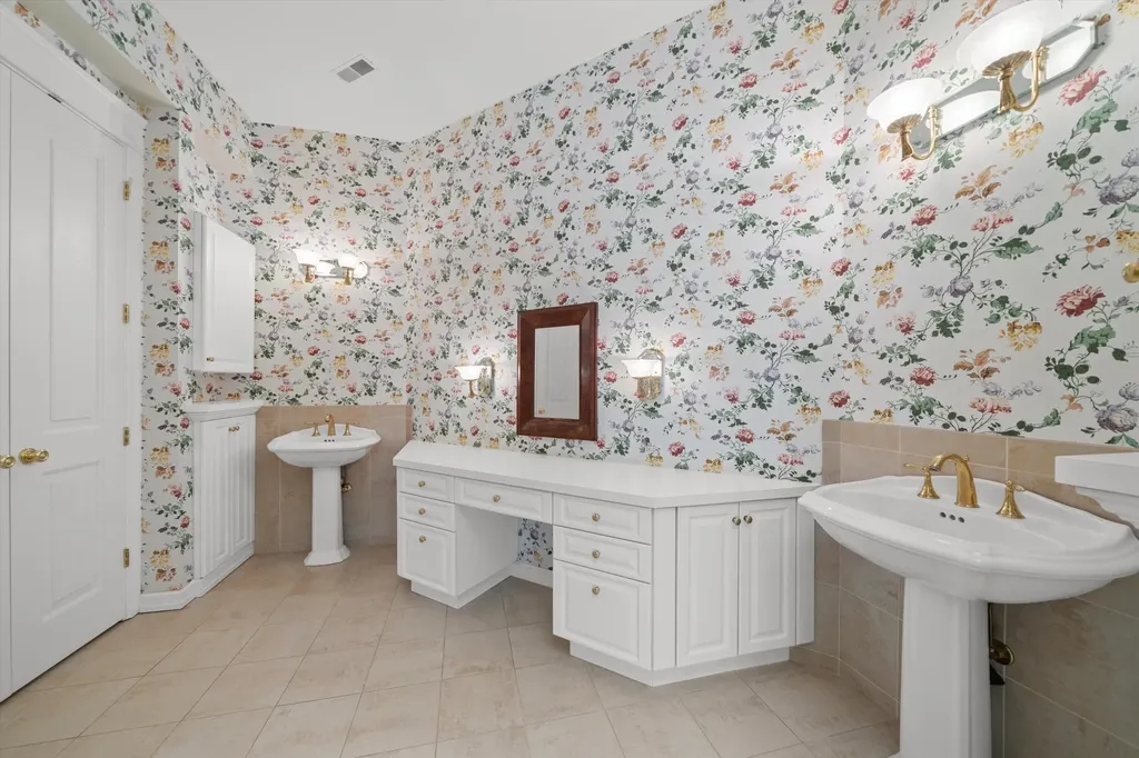 161 Laurin Court Ann Arbor Charter Township MI 48105