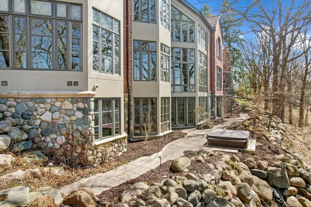 161 Laurin Court Ann Arbor Charter Township MI 48105