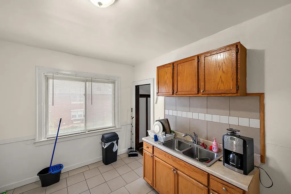 8983 Beverly Court Detroit City MI 48204