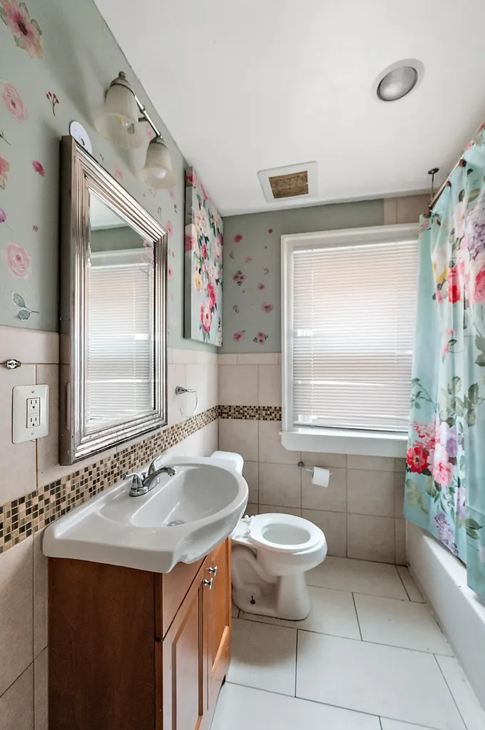 8983 Beverly Court Detroit City MI 48204
