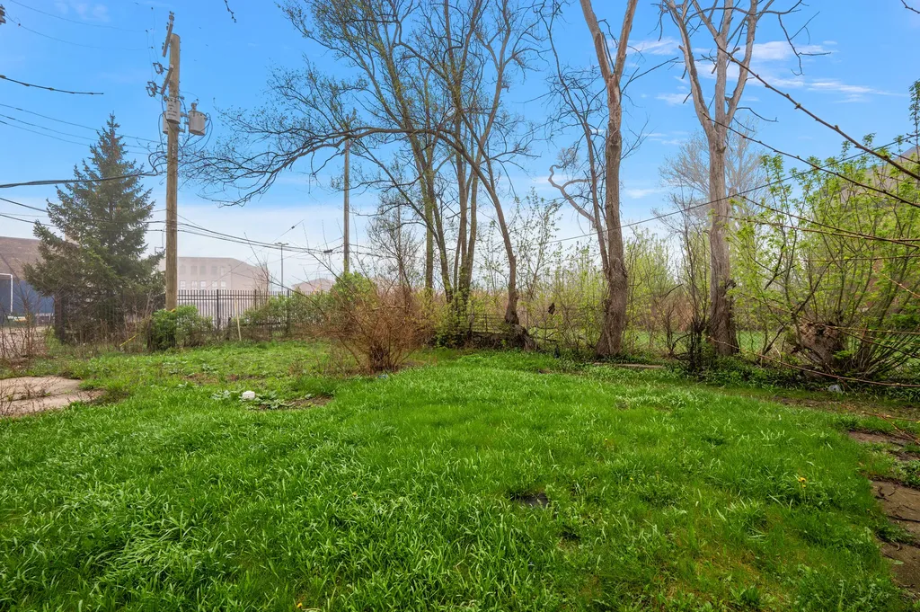 8983 Beverly Court Detroit City MI 48204