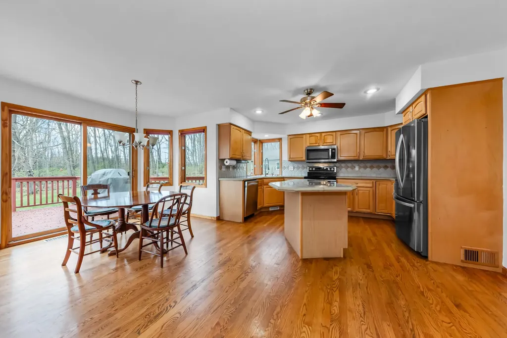 11460 Hearthside Drive Putnam Township MI 48169