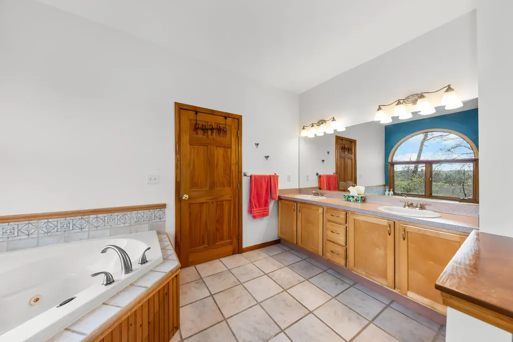 11460 Hearthside Drive Putnam Township MI 48169
