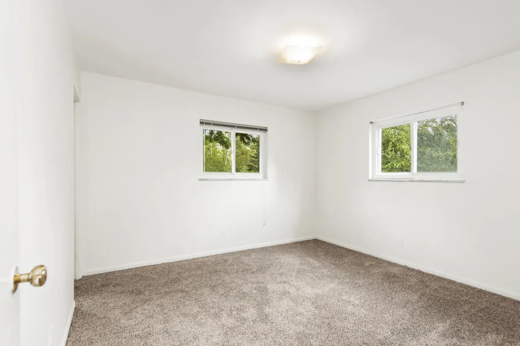 219 Ottawa Drive Troy City MI 48085