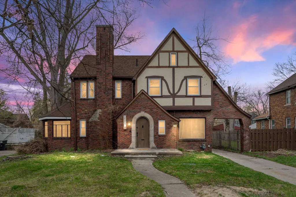 14541 Woodmont Avenue Detroit City MI 48227