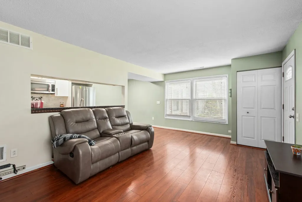 2806 Willow Ct Drive Unknown City MI 48360