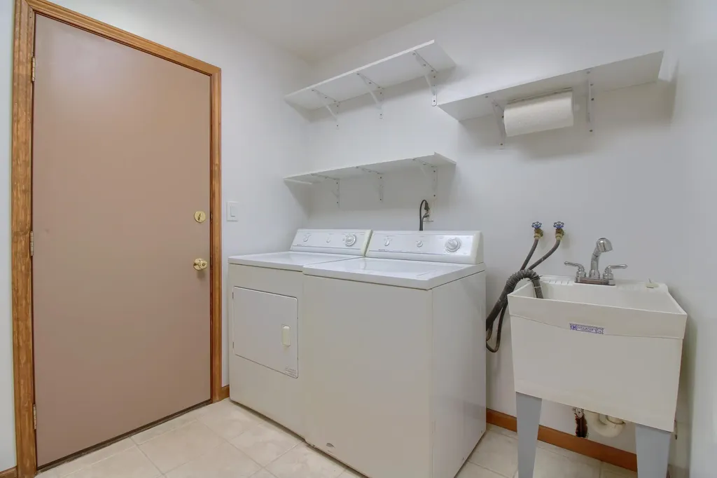 623 Echo Court Saline City MI 48176