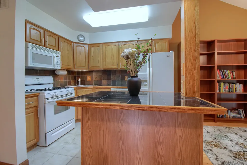 623 Echo Court Saline City MI 48176