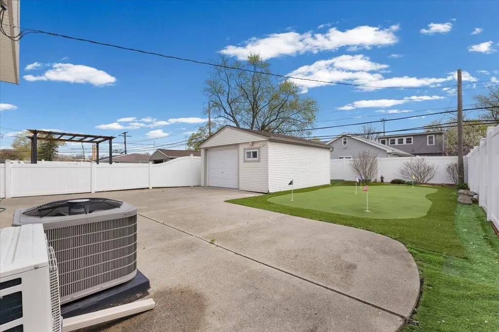 2236 Tyler Avenue Berkley City MI 48072