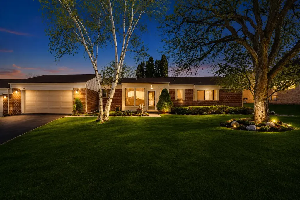 5327 Fairway Court West Bloomfield Charter Township MI 48323