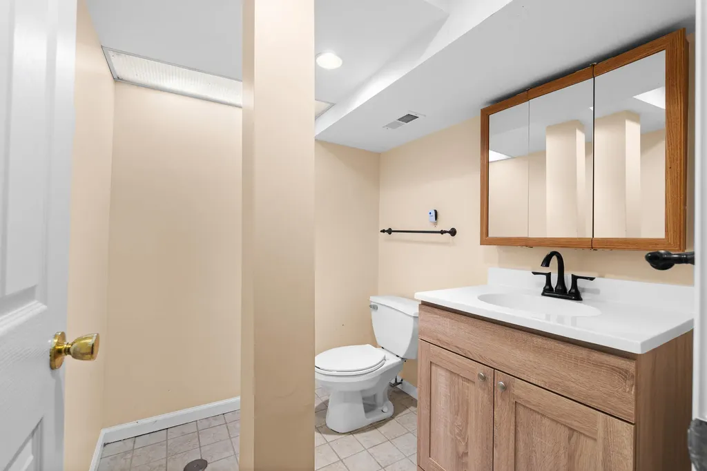 5327 Fairway Court West Bloomfield Charter Township MI 48323