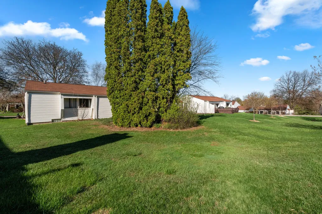 5327 Fairway Court West Bloomfield Charter Township MI 48323