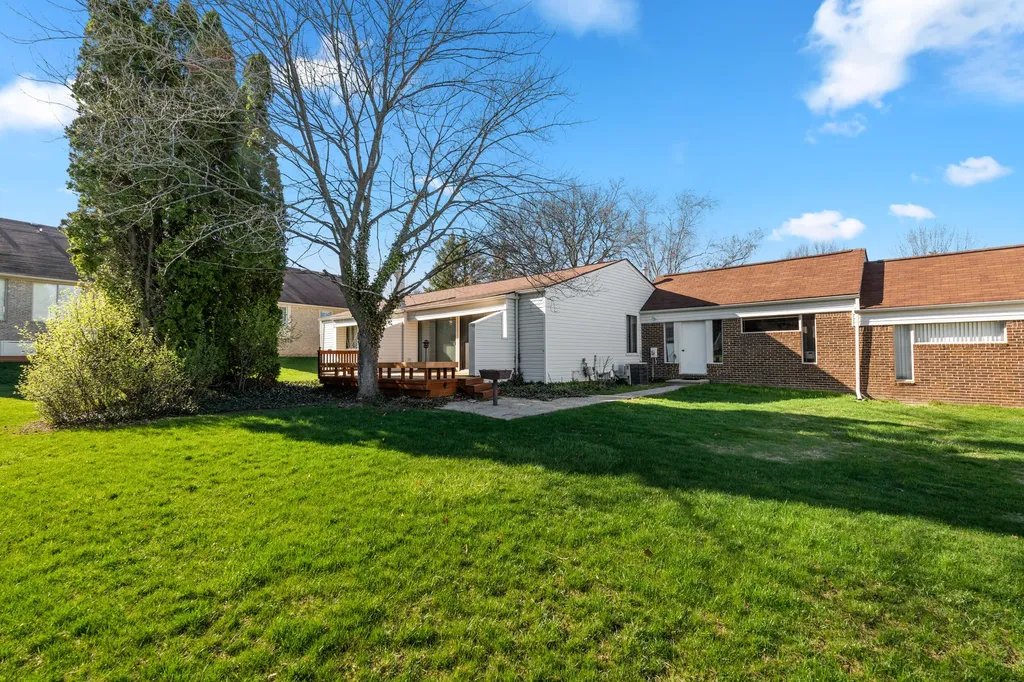 5327 Fairway Court West Bloomfield Charter Township MI 48323