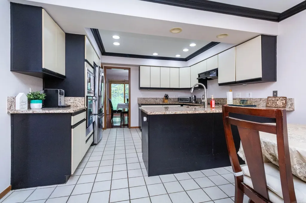 37834 Siena Drive Farmington Hills City MI 48331