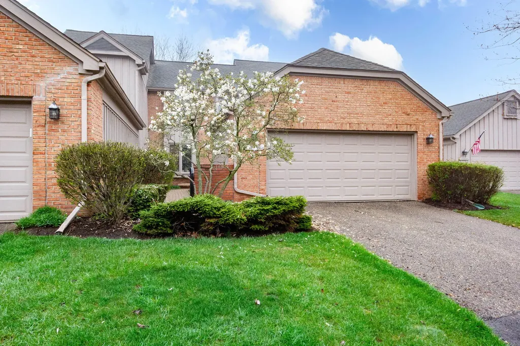 37834 Siena Drive Farmington Hills City MI 48331