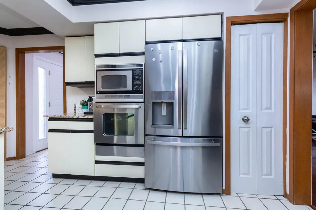 37834 Siena Drive Farmington Hills City MI 48331
