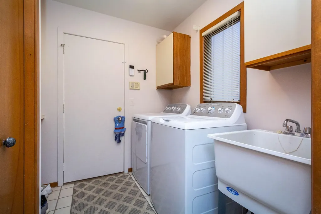 37834 Siena Drive Farmington Hills City MI 48331