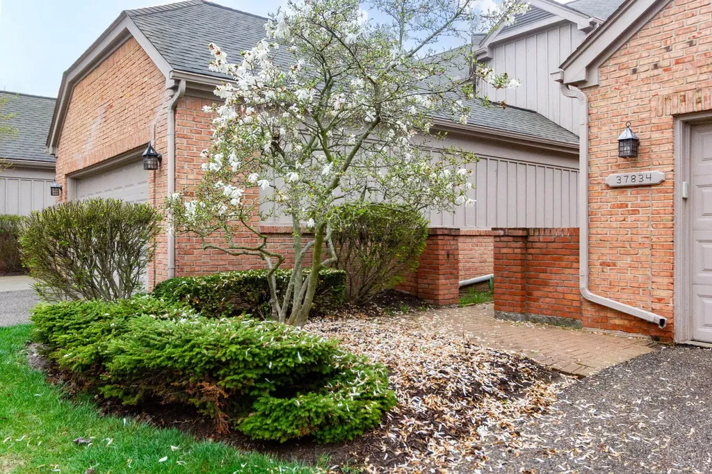 37834 Siena Drive Farmington Hills City MI 48331