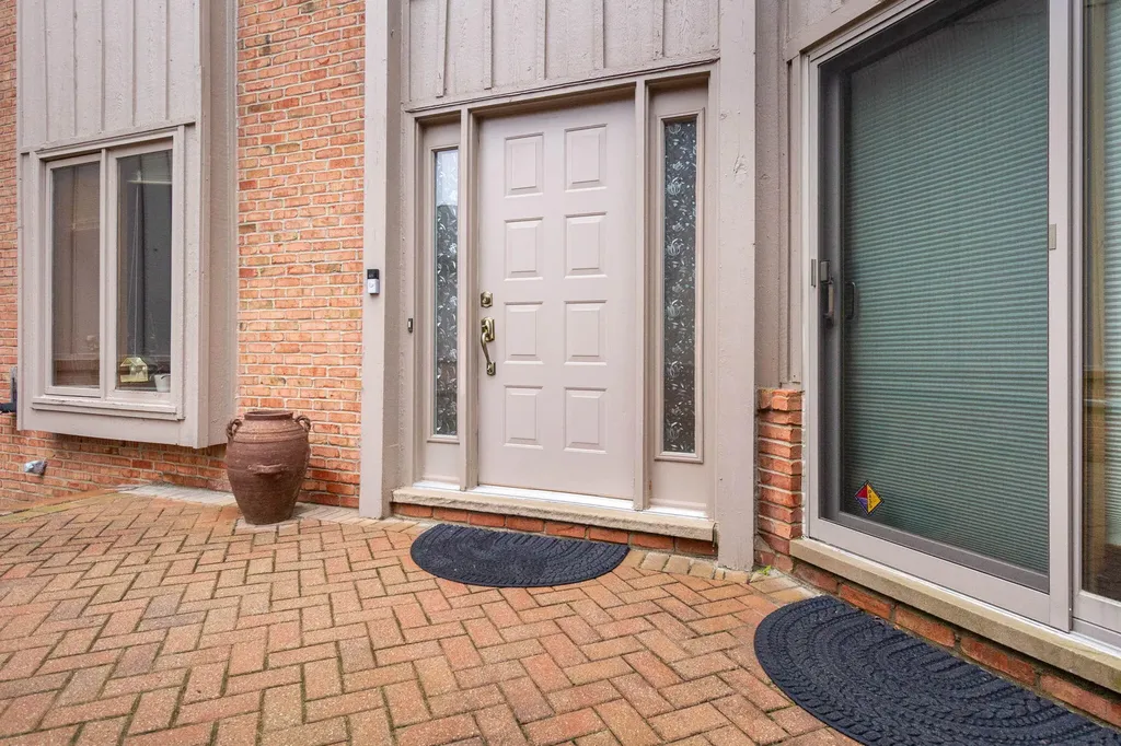 37834 Siena Drive Farmington Hills City MI 48331