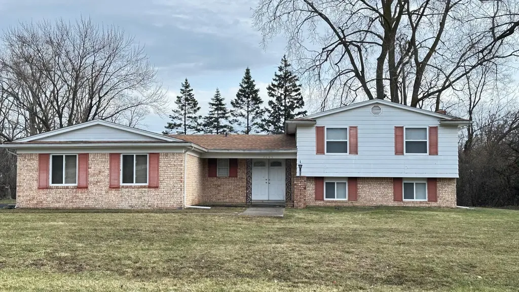 2665 Peterboro Road West Bloomfield Charter Township MI 48323