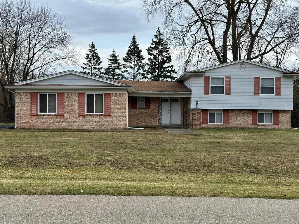 2665 Peterboro Road West Bloomfield Charter Township MI 48323