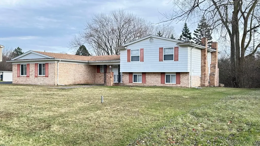 2665 Peterboro Road West Bloomfield Charter Township MI 48323