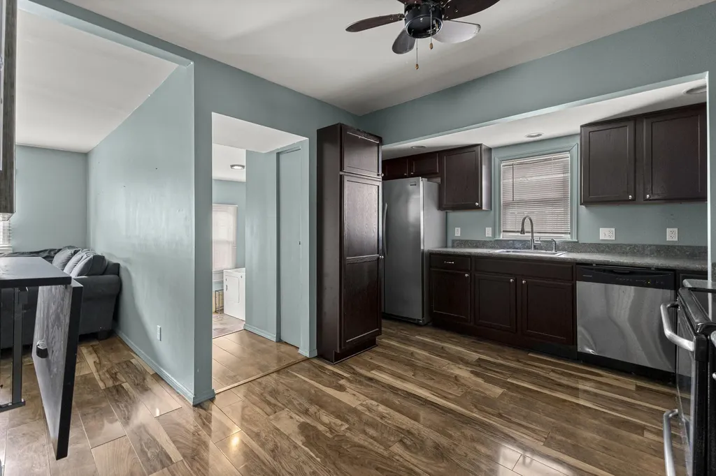 5757 Arcola Street Garden City City MI 48135