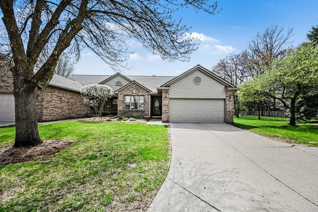 4426 Glenoaks Court Warren City MI 48092